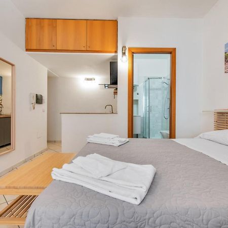Spaccanapoli - Fully Equipped Studio Bagian luar foto