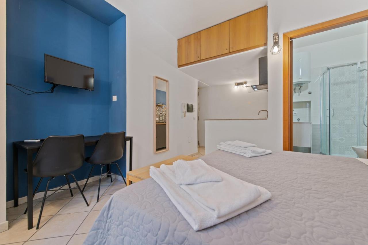 Spaccanapoli - Fully Equipped Studio Bagian luar foto