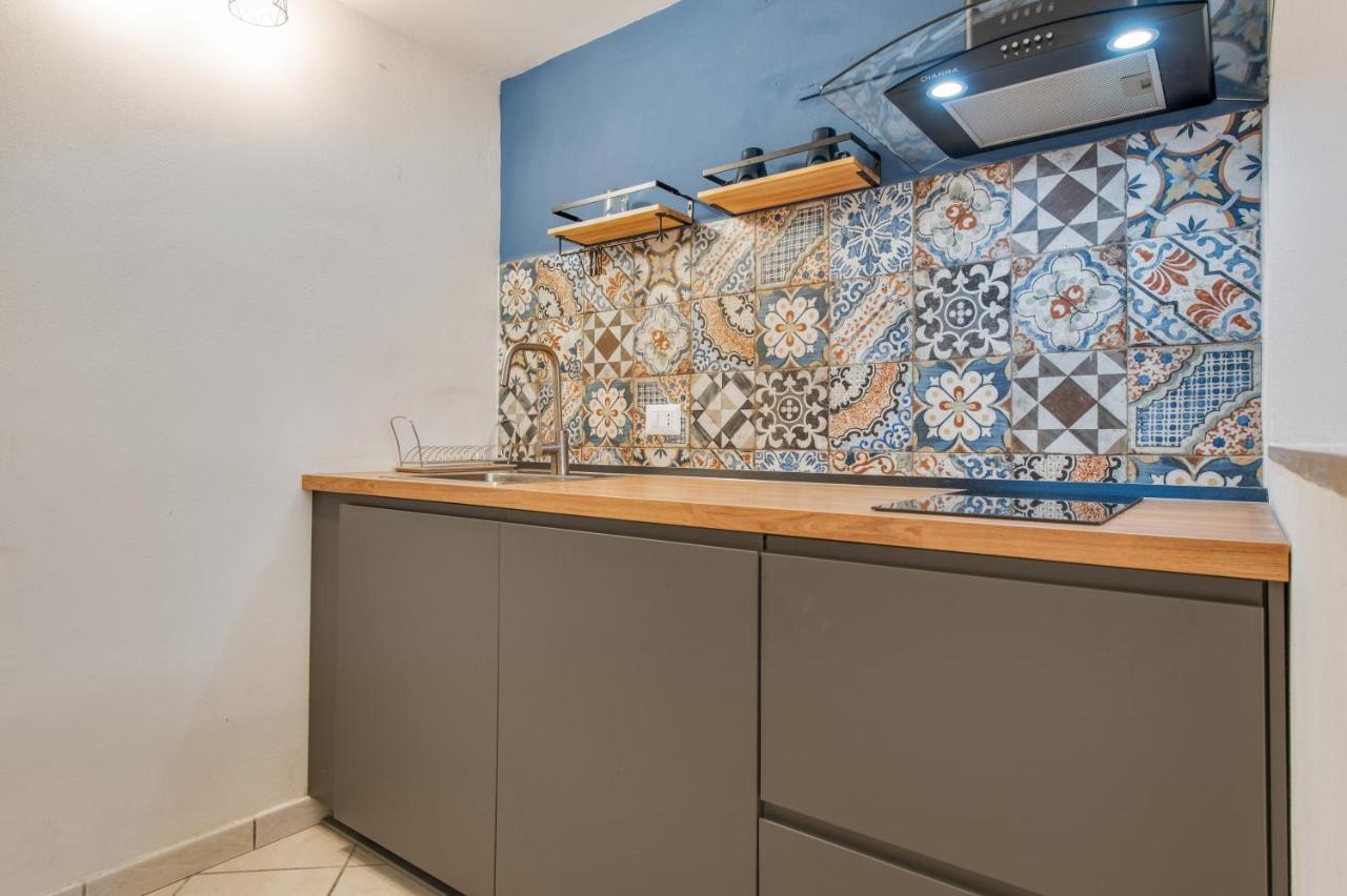 Spaccanapoli - Fully Equipped Studio Bagian luar foto